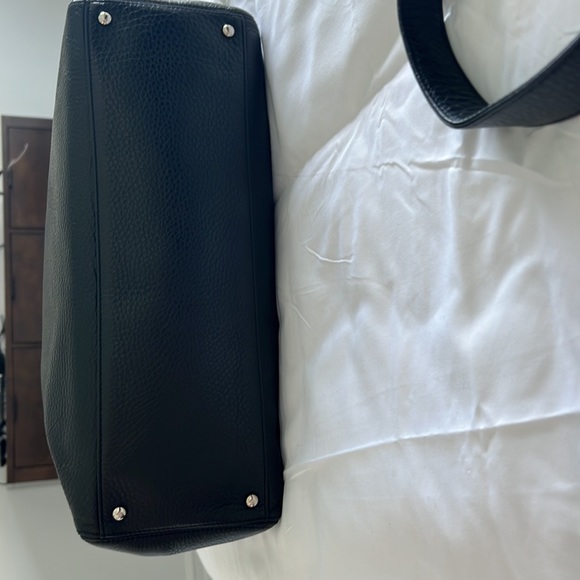 AUTHENTIC - Chanel black executive cerf tote medium. - Picture 10 of 16